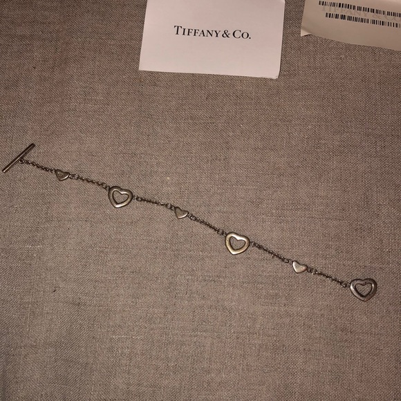 Tiffany & Co. multi heart toggle silver bracelet - Picture 4 of 8